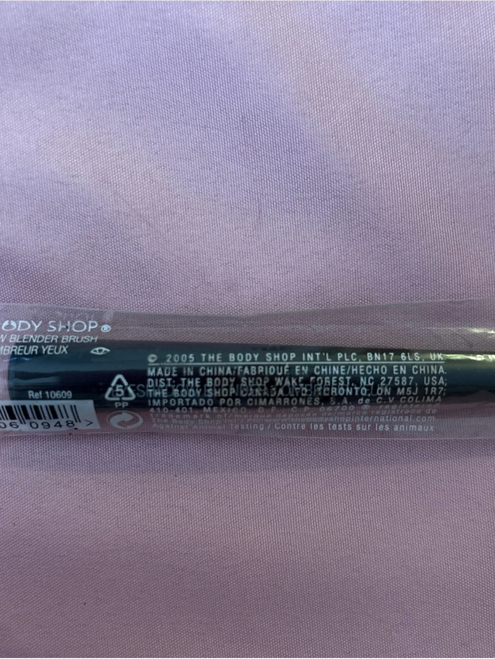 The Body Shop Eyeshadow Blender  Brush
